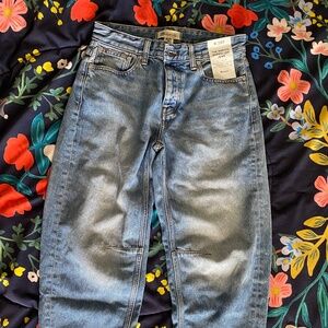 NWT Madewell Darted Barrel-Leg Jean 24P